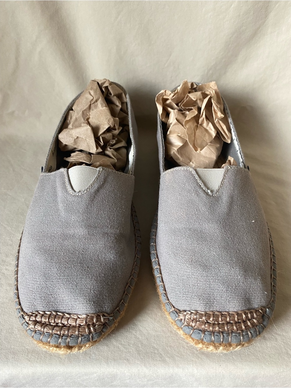 Viscata | Light Gray Canvas and Jute Stitched Espadrille Flats Size 39/8.5